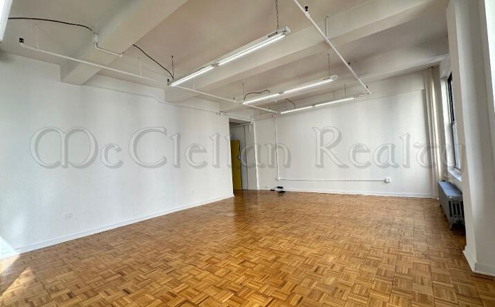 Pictures of Office property located at West 38th Street, New York City, NY 10018 for lease - image #1