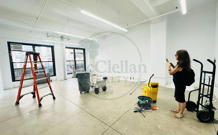 Pictures of Office property located at West 38, New York City, NY 37410-1545 for lease - image #1