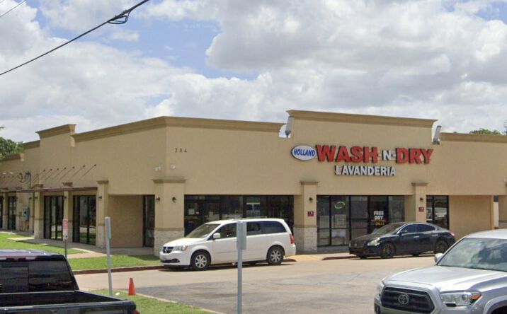 Pictures of Retail, Office property located at 204 HOLLANDALE CIR, ARLINGTON, TX 76010-2301 for lease - image #1