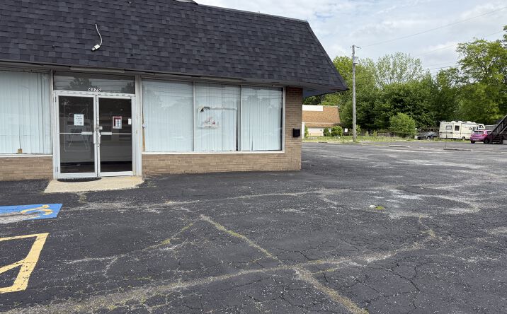Pictures of Retail property located at 4375 Oberlin Avenue, Lorain, OH 44053 for lease - image #1