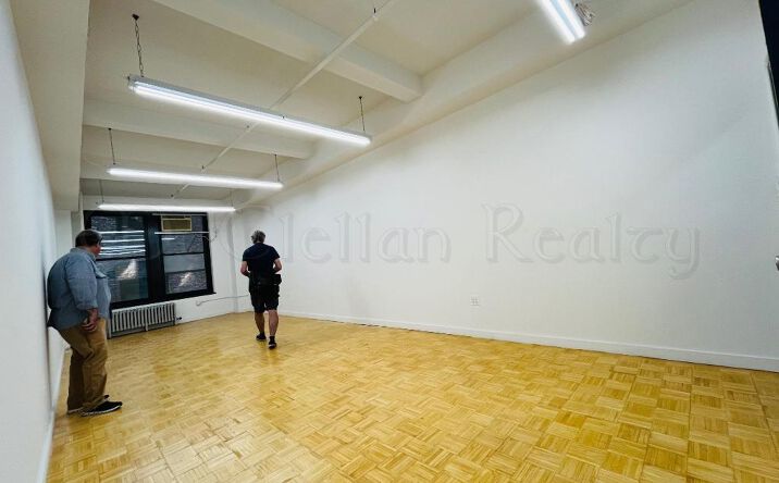 Pictures of Office property located at WEST 35th St, New York, NY 10001 for lease - image #1