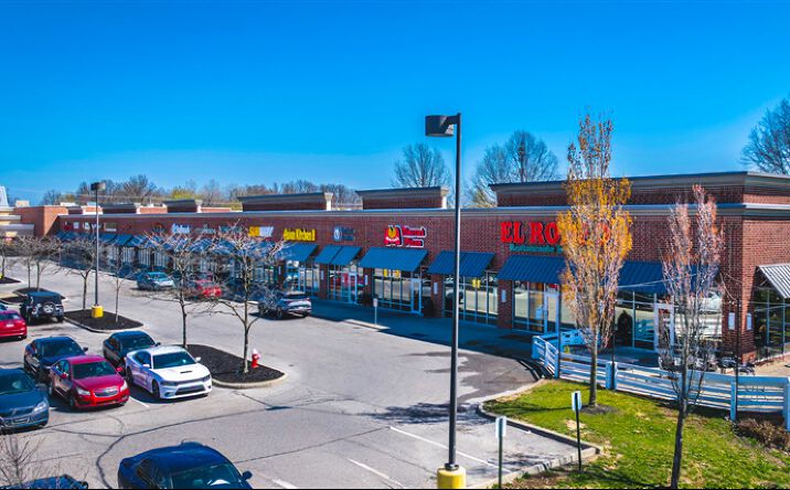 Pictures of Retail property located at 2880-2900 Stelzer Rd, Columbus, OH 43219 for lease - image #1