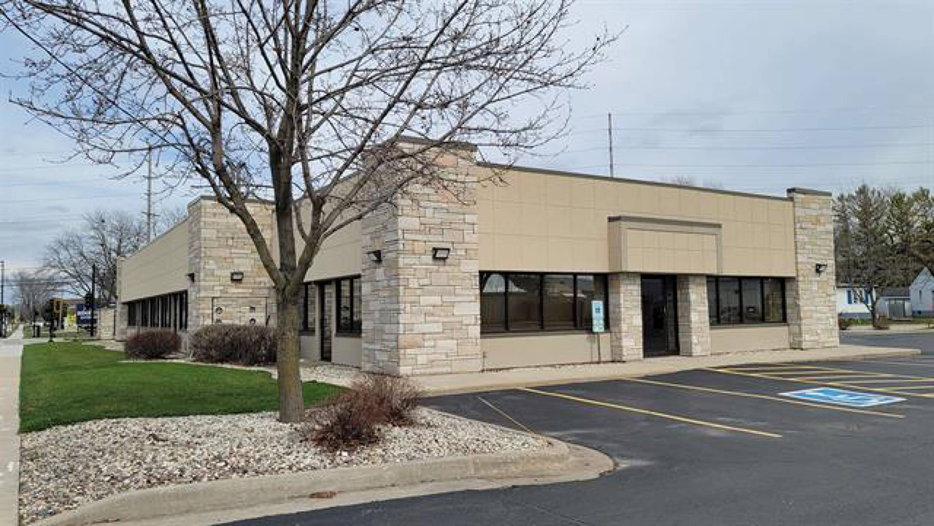 464 South Hickory St, Fond du Lac, WI 54935