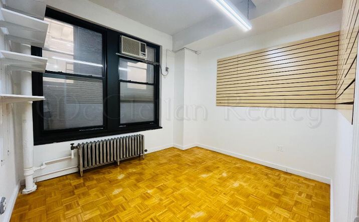 Pictures of Office property located at West 35th Street, New York City, NY 10018 for lease - image #1