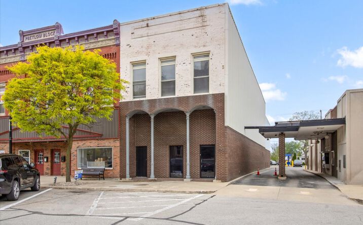 Pictures of Retail, Office property located at 108 S MERIDIAN ST, WINCHESTER, IN 47394-1809 for lease - image #1