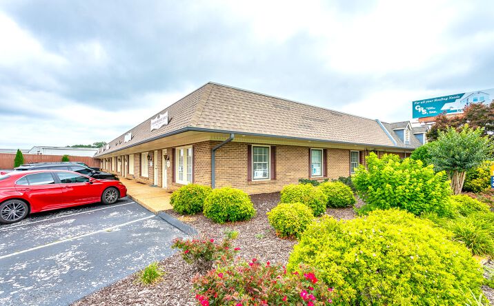 Pictures of Office, Special Purpose property located at 5811 Lee Highway, Chattanooga, TN 37421 for lease - image #1