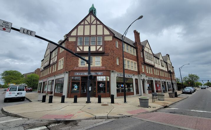 Pictures of Retail, Restaurant property located at 3427 LEE RD, SHAKER HEIGHTS, OH 44120-3649 for lease - image #1