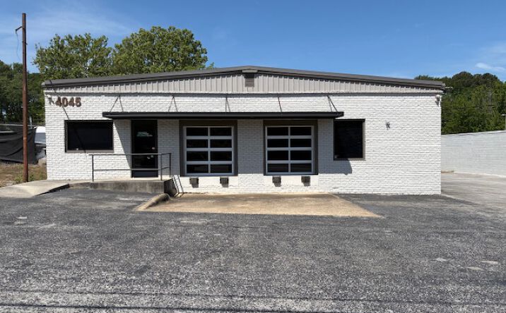 Pictures of Industrial property located at 4045 S ACCESS RD, CHATTANOOGA, TN 37406-1242 for lease - image #1