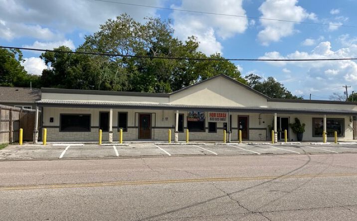 Pictures of Retail, Office property located at 206 West House Street, Alvin, TX 77511 for lease - image #1