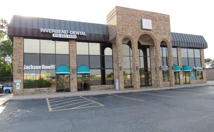 Pictures of Retail, Office property located at 215 East Center Drive, Alton, IL 62002 for lease - image #1
