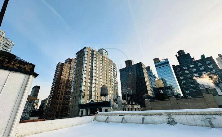 Pictures of Retail, Office property located at WEST 27th St, New York, NY 10001 for lease - image #1