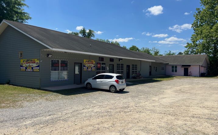 Pictures of Retail property located at 8 Mashburn Street, Hawkinsville, GA 31036 for lease - image #1