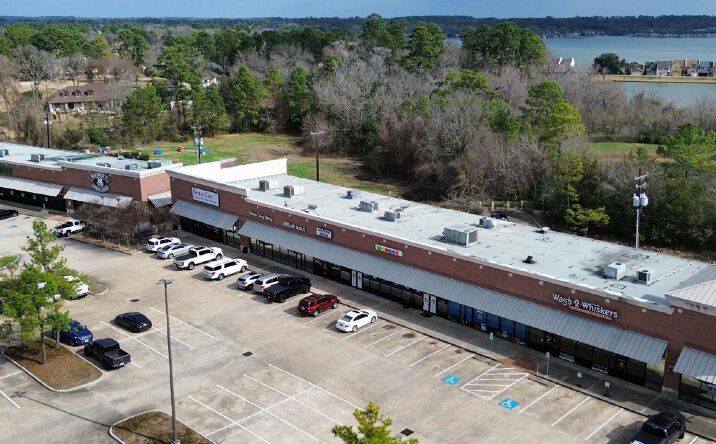 Pictures of Retail property located at 17099 Walden Rd, Montgomery, TX 77356 for lease - image #1
