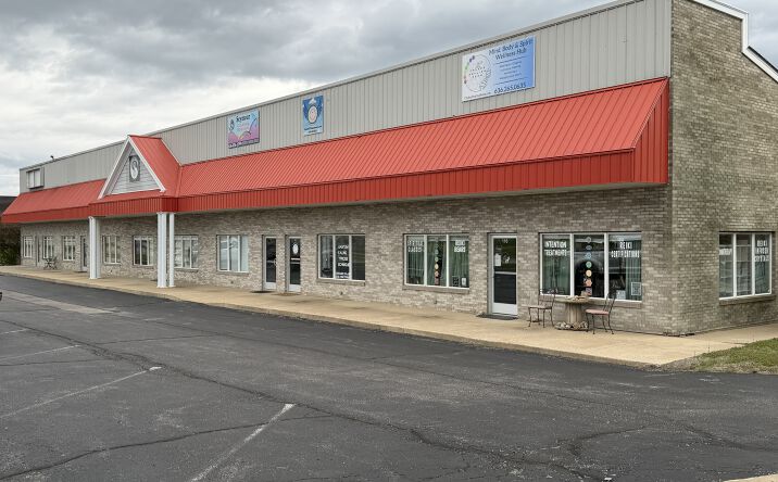Pictures of Retail, Office, Special Purpose property located at 950 Corporate Parkway, Wentzville, MO 63385 for lease - image #1