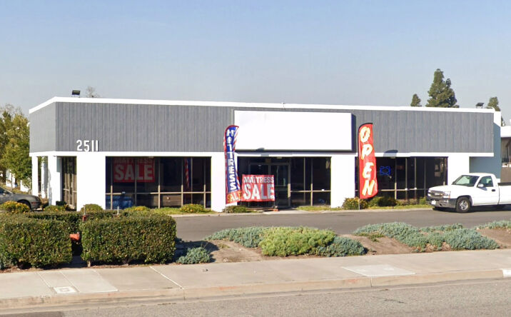 Pictures of Industrial property located at 2511 West La Palma Avenue, Anaheim, CA 92801 for lease - image #1