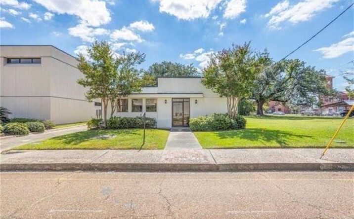 Pictures of Office, Industrial, Retail property located at 424 Pujo Street, Lake Charles, LA 70601 for lease - image #1