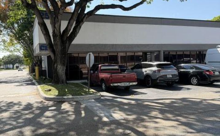 Pictures of Industrial property located at 2560 N Powerline Road # 201, Pompano Beach, FL 33060 for lease - image #1