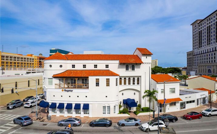 Pictures of Office property located at 2701 Ponce De Leon Blvd, Coral Gables, FL 33134 for lease - image #1