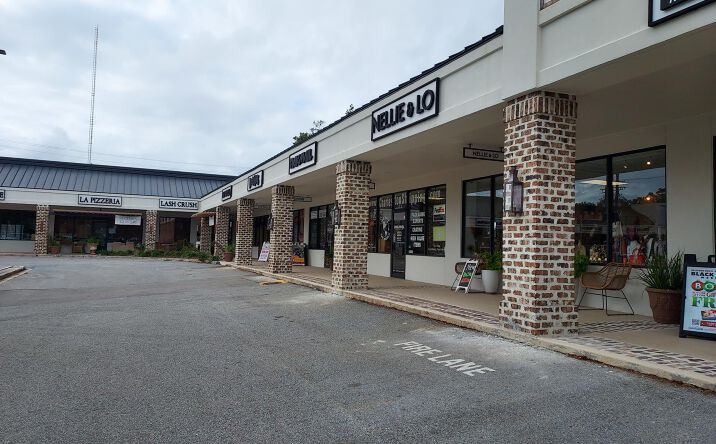 Pictures of Retail property located at 280 W Coleman Boulevard # 1070, Mount Pleasant, SC 29464 for lease - image #1