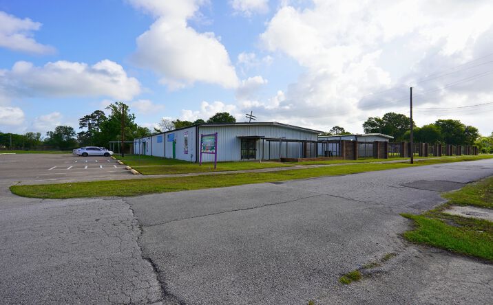 Pictures of Retail, Office, Land property located at 1800 POPE ST, BEAUMONT, TX 77703-3916 for lease - image #1