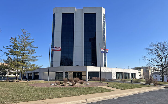 Pictures of Office property located at 300 S JOHN Q HAMMONS PKWY, SPRINGFIELD, MO 65806-2518 for lease - image #1