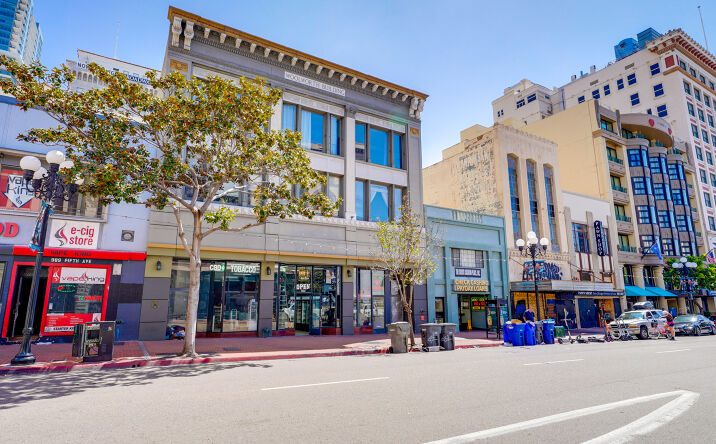 Pictures of Retail property located at 953 Fifth Avenue, San Diego, CA 92101 for lease - image #1