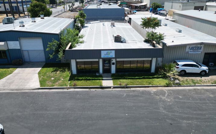 Pictures of Office, Industrial property located at 1105 W Columbus St, Bakersfield, CA 93301 for lease - image #1