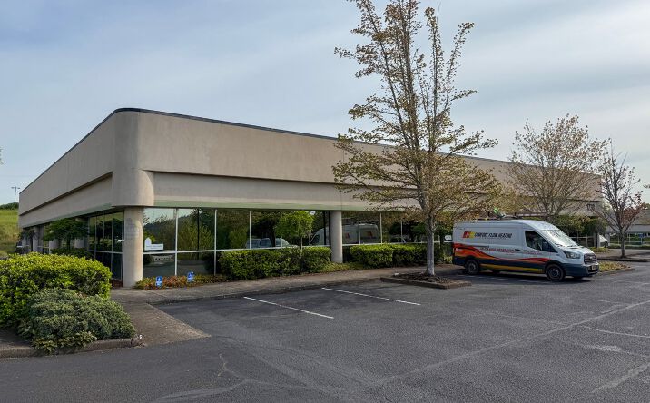 Pictures of Office property located at 1730 Willow Creek Circle, Eugene, OR 97402-9138 for lease - image #1