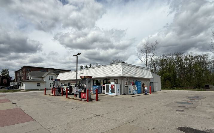 Pictures of Retail property located at 206 W Grand River Ave, Williamston, MI 48895-1320 for lease - image #1