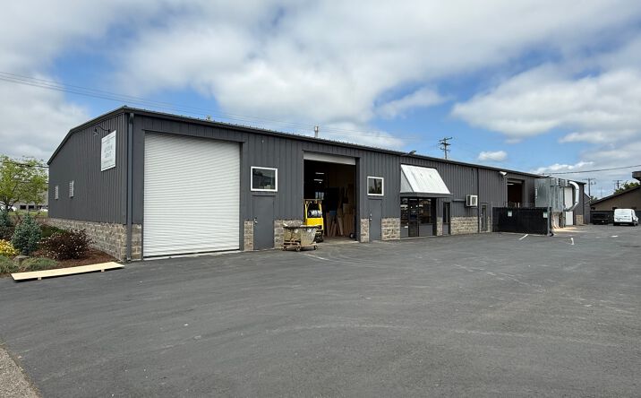 Pictures of Retail, Office, Industrial property located at 697 34th Street, Springfield, OR 97103-2607 for lease - image #1