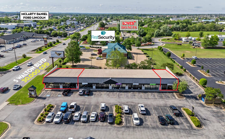 Pictures of Retail, Office property located at 2212 S Walton Blvd, Bentonville, AR 72712 for lease - image #1
