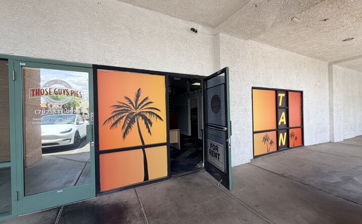 Pictures of Retail property located at 2895 N Green Valley Pky, Henderson, NV 89014 for lease - image #1