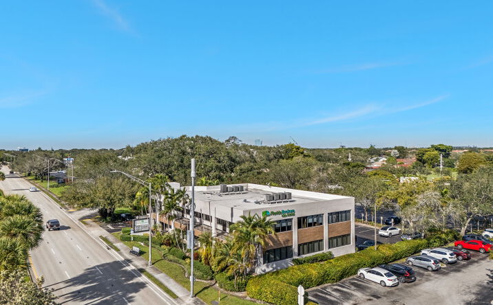 Pictures of Retail, Office property located at 3595 Sheridan Street, Hollywood, FL 33021 for lease - image #1