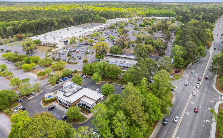 Pictures of Retail property located at 330 Robert Smalls Pkwy, Beaufort, SC 29906 for lease - image #1
