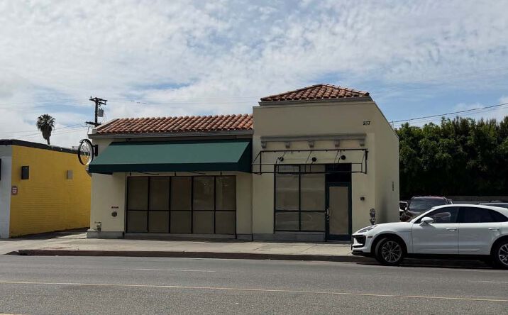 Pictures of Retail property located at 257 S La Cienega Blvd, Beverly Hills, CA 90211 for lease - image #1