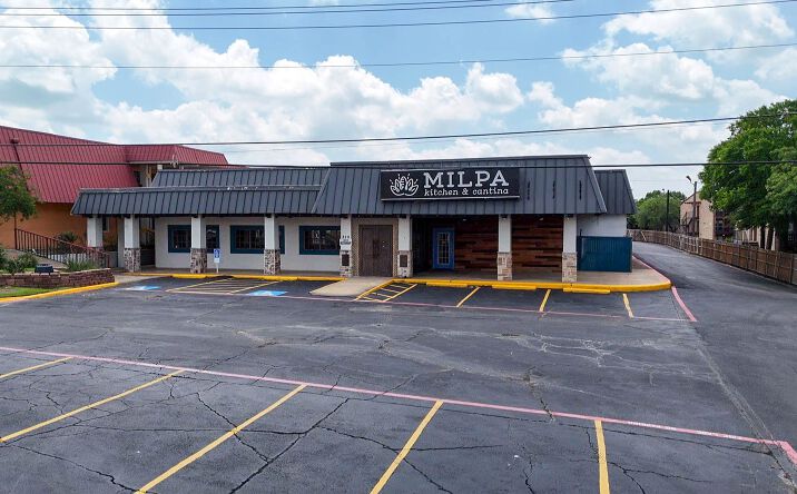 Pictures of Retail property located at 820 South Interstate 35 East, Denton, TX 76205 for lease - image #1