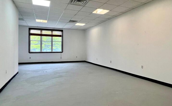 Pictures of Office property located at 18-17 42 Street 2, New York, NY 11105 for lease - image #1
