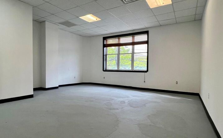 Pictures of Office property located at 18-17 42 Street 2 UNITS, New York, NY 11105 for lease - image #1