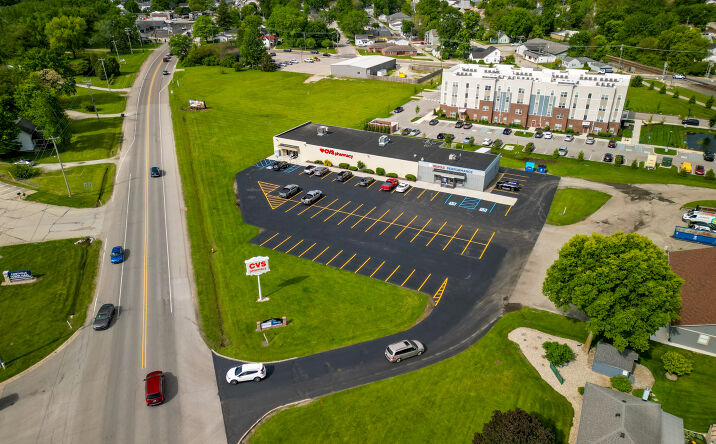 Pictures of Retail, Office property located at 715 E BROADWAY ST, FORTVILLE, IN 46040-1551 for lease - image #1