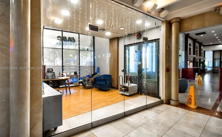 Pictures of Retail, Office property located at 19201 Collins Ave #CU202, Sunny Isles Beach, FL 33160 for lease - image #1
