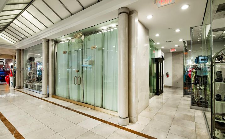 Pictures of Retail, Office property located at 19201 Collins Ave #CU205, Sunny Isles Beach, FL 33160 for lease - image #1