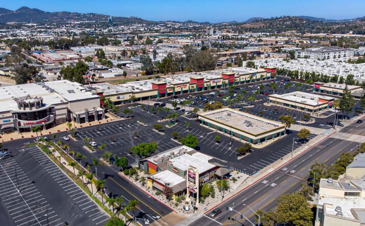 Pictures of Retail property located at 431 N. Escondido Blvd, Escondido, CA 92025 for lease - image #1