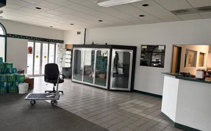 Pictures of Retail property located at 3801R PERKIOMEN AVE, READING, PA 19606-2716 for lease - image #1