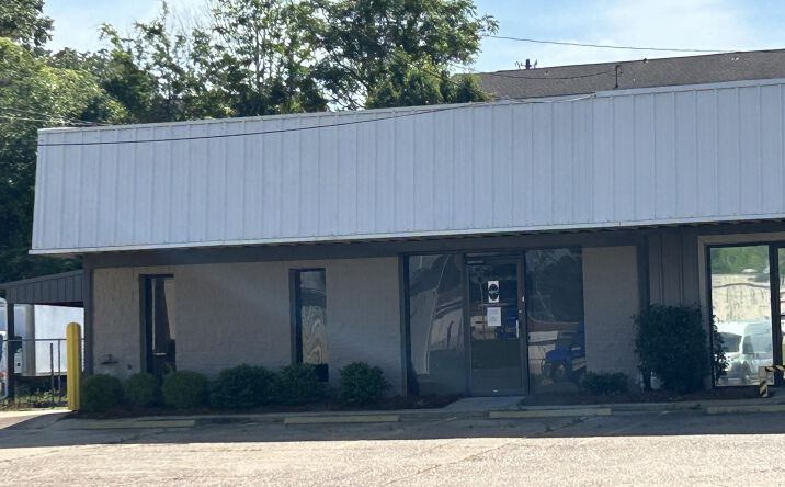 Pictures of Retail, Office property located at 212 S Lewis Avenue, Philadelphia, MS 39350 for lease - image #1