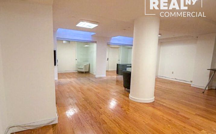 Pictures of Office property located at 30 West 18th Street, New York City, NY 10011 for lease - image #1