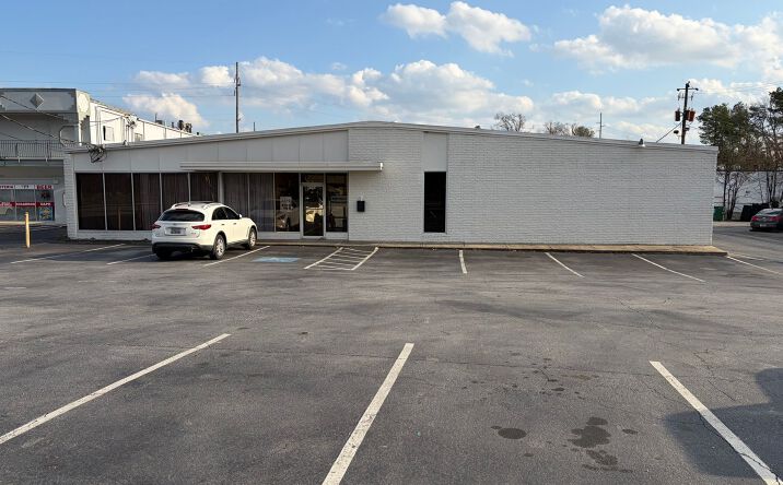 Pictures of Retail property located at 5797 New Peachtree Rd, Doraville, GA 30340 for lease - image #1