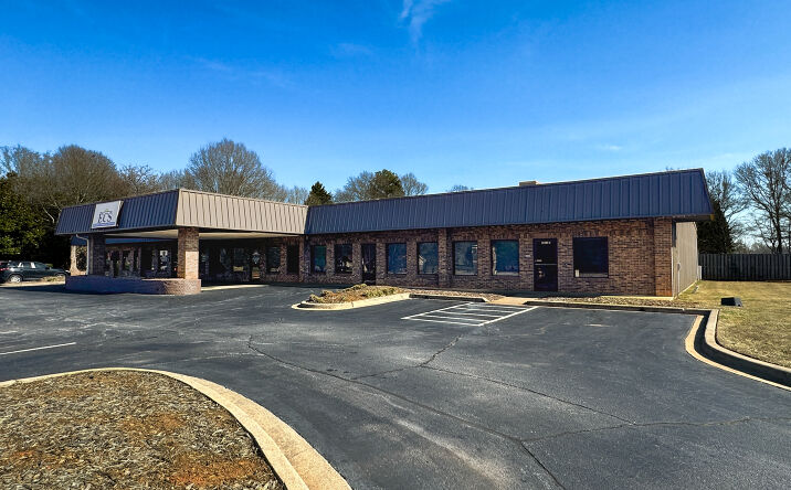 Pictures of Retail, Office property located at 3211 Reidville Rd, Spartanburg, SC 29301 for lease - image #1