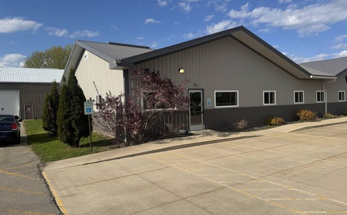 Pictures of Retail, Office, Special Purpose property located at 3978 Wisconsin 21, Oshkosh, WI 54904 for lease - image #1