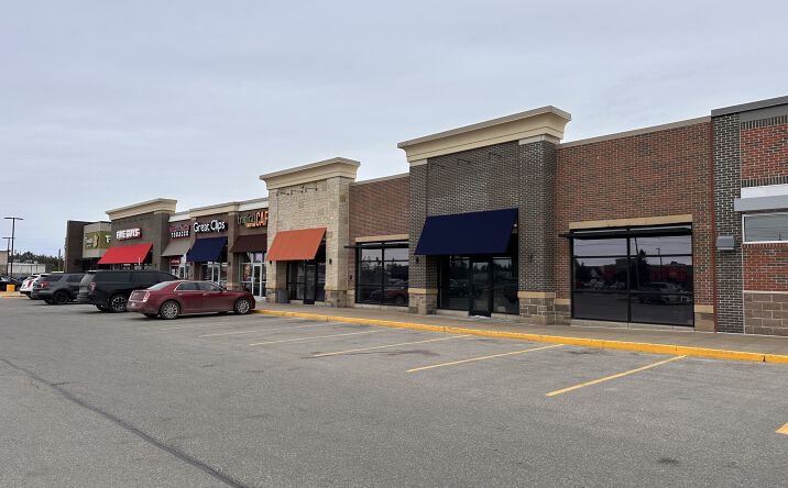 Pictures of Retail, Office, Restaurant property located at 1370 West Main Street, Gaylord, MI 49735 for lease - image #1