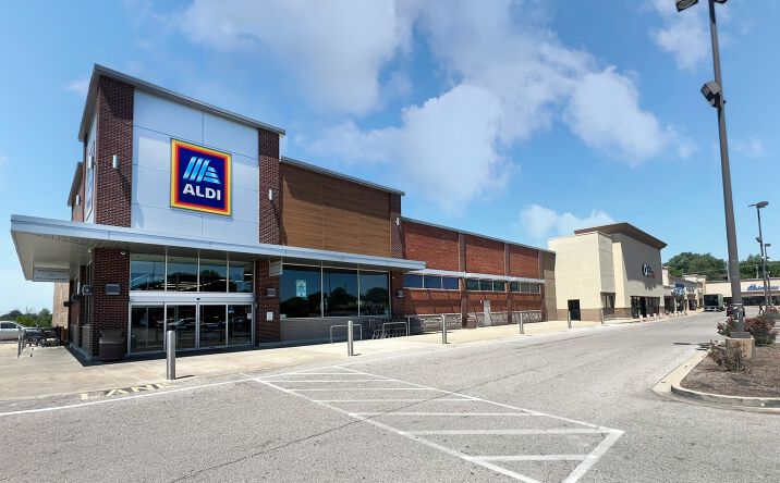 Pictures of Retail property located at 3843 Gravois Ave, St. Louis, MO 63116 for lease - image #1